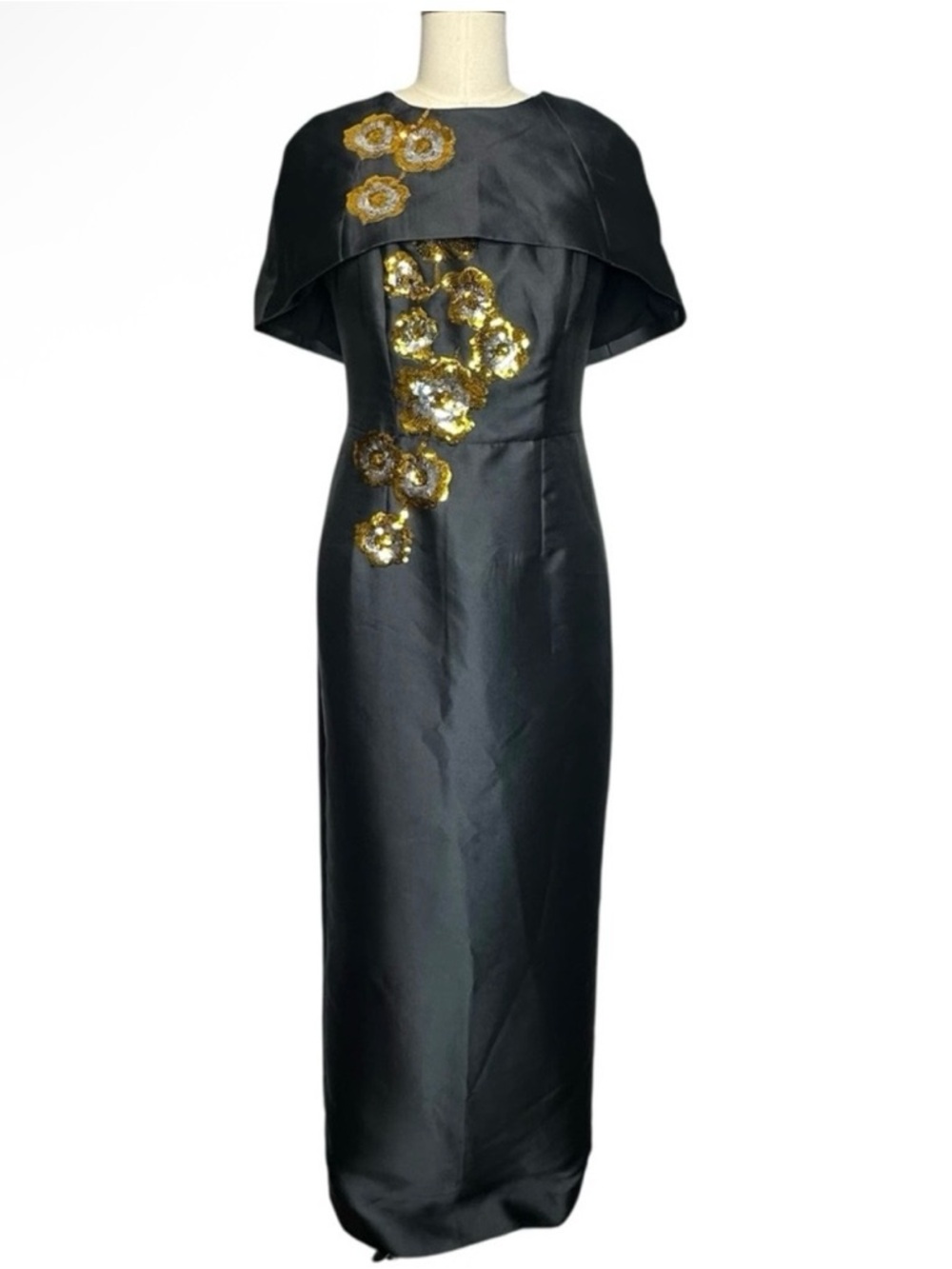 Mestiza  Sample Eva Cape Gown